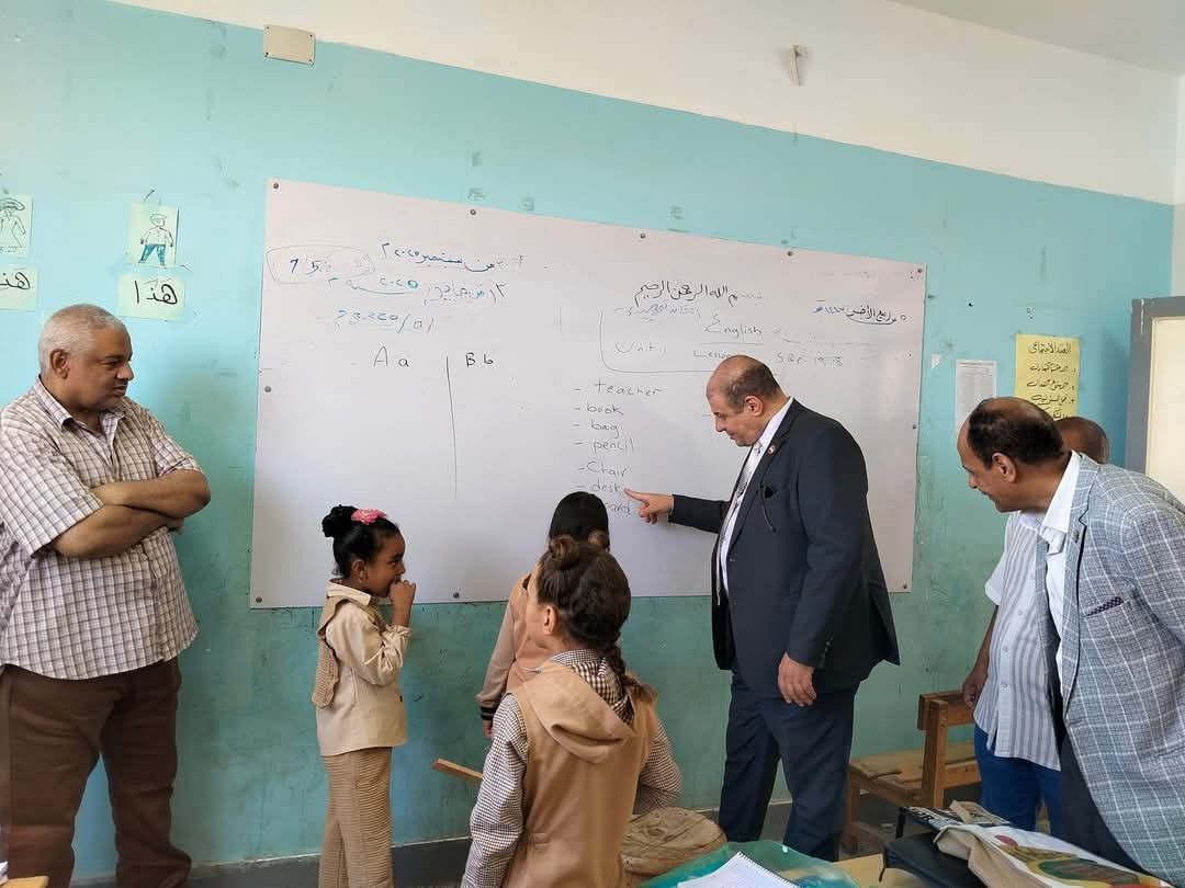 تشغيل اوتوبيس مدرسة التربية الفكرية و الاستغلال الأمثل لموارد المدرسة الزراعية بنقادة