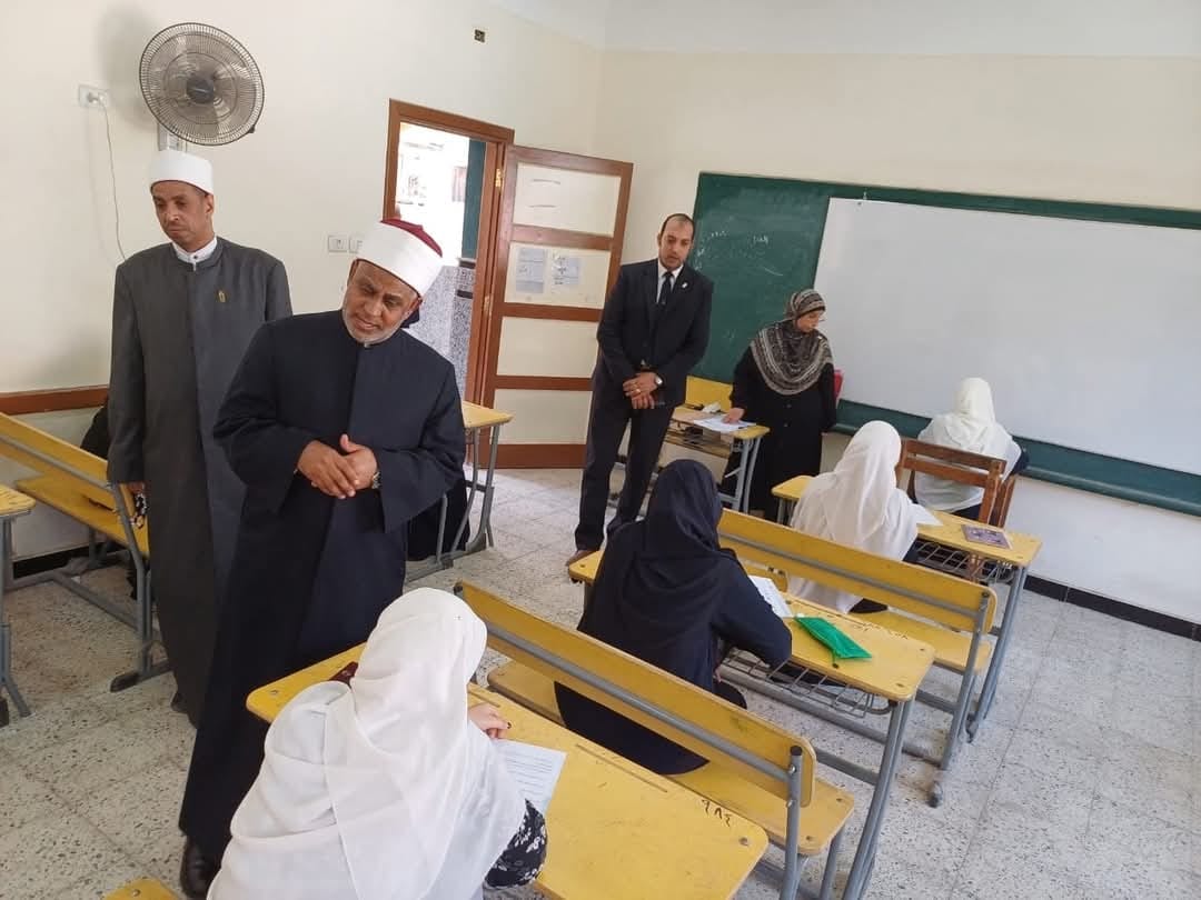 متابعة ميدانية من قطاع المعاهد الأزهرية لامتحان الصرف بالقسم الأدبي دون شكاوى من الأسئلة
