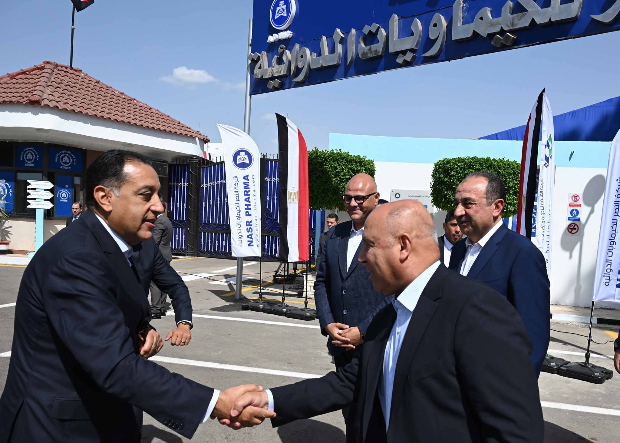 رئيس الوزراء يتوجه لمحافظة القليوبية لافتتاح وتفقد عدد من مصانع الأدوية المطورة التابعة لوزارة قطاع الأعمال العام