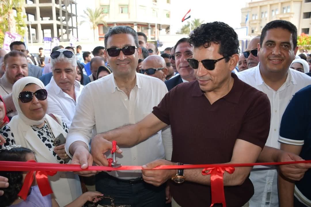 وزير الرياضة ومحافظ دمياط يتفقدان ملتقى التوظيف وورش مشواري وعلّمني حرفة بنادي المستقبل