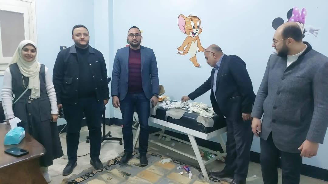 دويدار يوجه بمراجعة العيادات والمراكز الطبية الخاصة بجميع مراكز المحافظة 