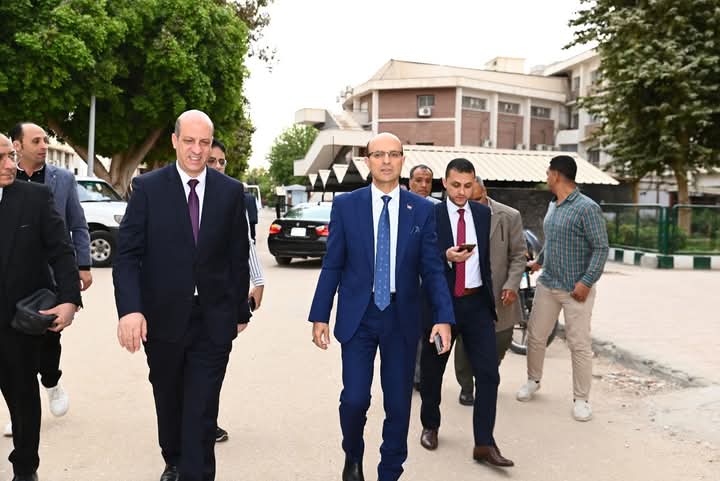 المنشاوى  يتفقد  مستشفى الإصابات والطوارئ والمستشفى الجامعي الرئيسي للاطمئنان على الخدمات الطبية خلال عيد الفطر