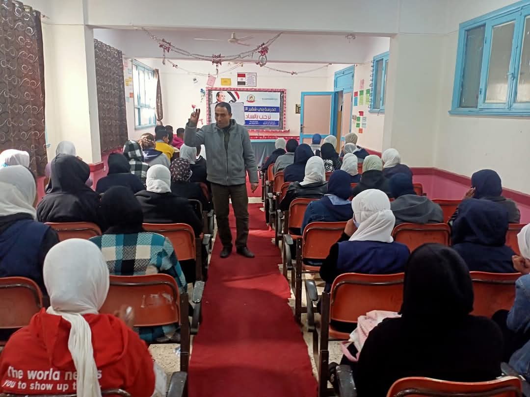 محافظ أسيوط يؤكد مواصلة تنظيم مجموعات تقوية مجانية لطلاب الشهادة الإعدادية ومواصلة تنفيذ مجموعات التقوية المجانية بمدارس إدارتي ساحل سليم ومنفلوط 