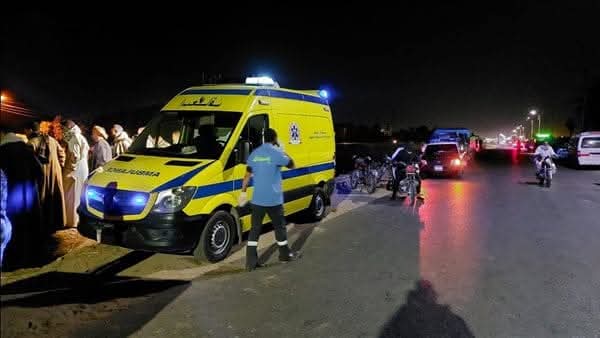 إصابة شخص اصطدمت به سيارة أثناء عبوره الطريق في منطقة الهرم