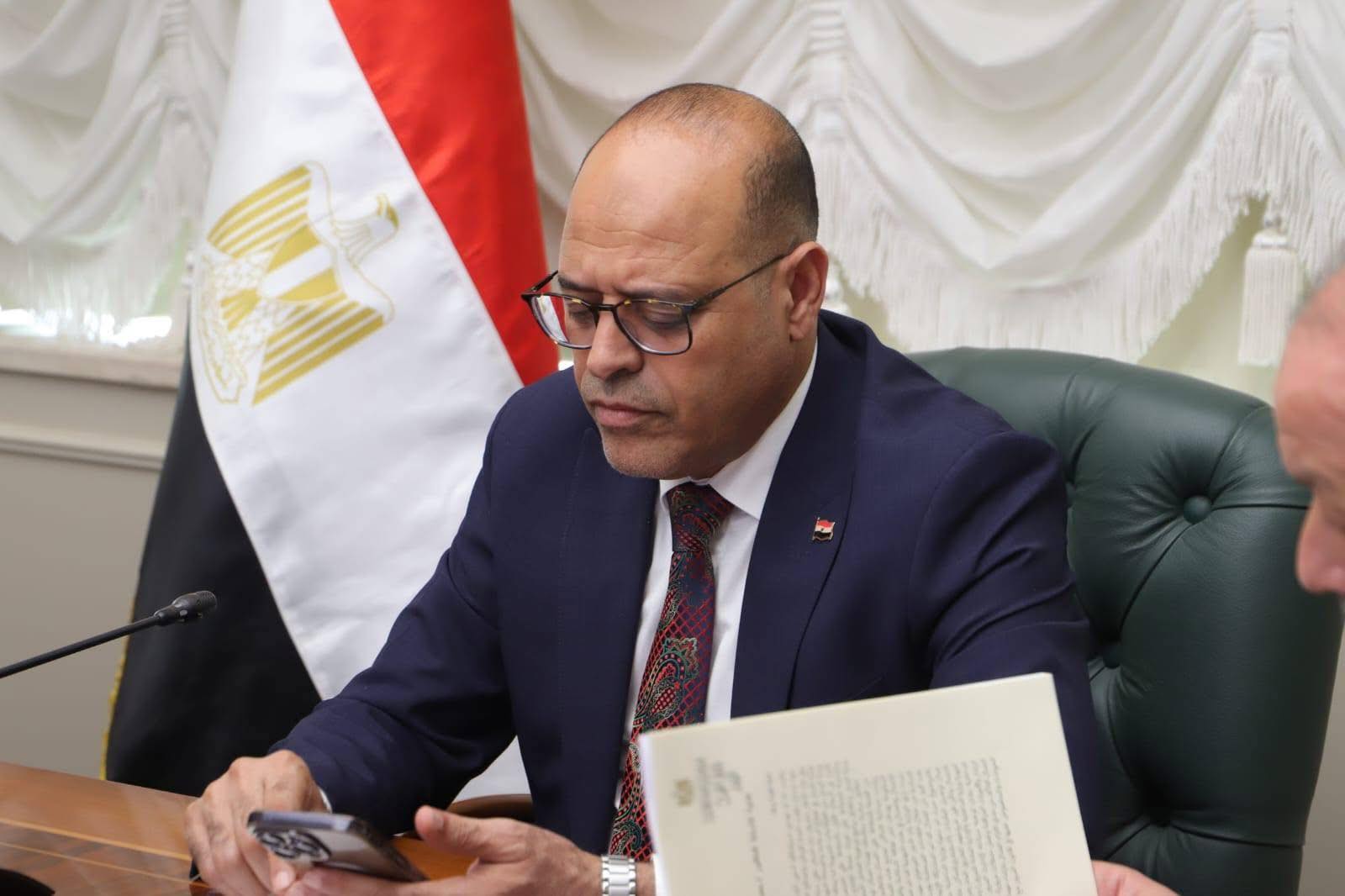 وزير العمل يعلن استمرار حملات التفتيش على المواقع الانشائية لضمان السلامة المهنية