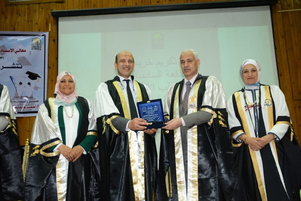 جامعة أسيوط تشهد حفل تخريج الدفعة السادسة من طلاب كلية طب الأسنان 