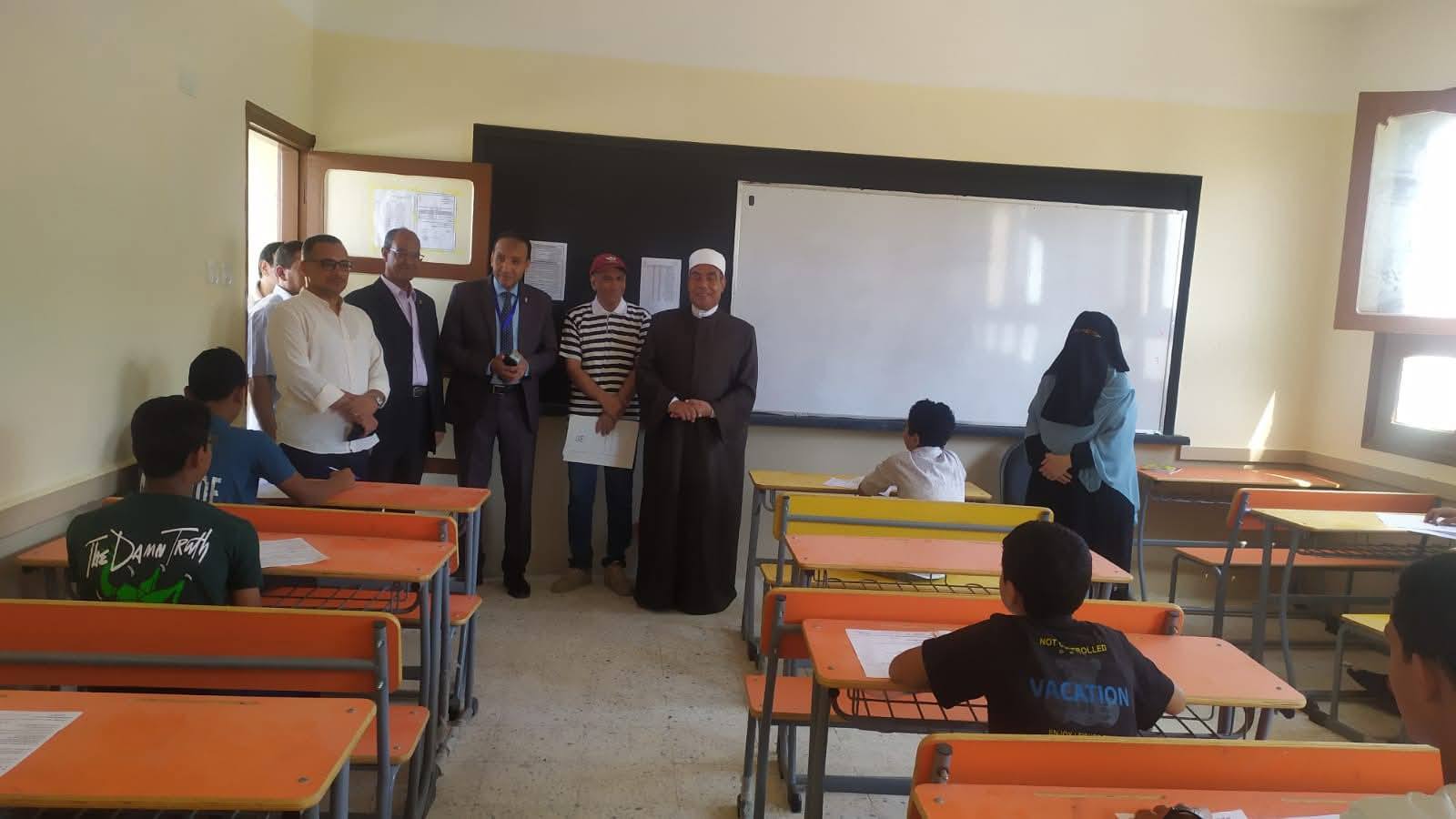 رئيس أزهر جنوب سيناء يتفقد امتحانات المحولين من التعليم العام