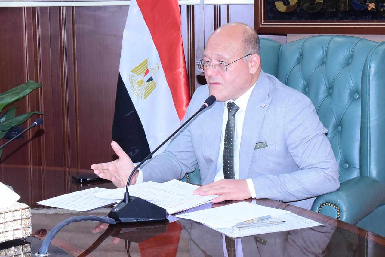النعماني يوافق علي إعلان زيادة أعداد الأطباء المقيمين من ٢٠٢ الى ٢٥٠ طبيب للعمل بمستشفيات سوهاج الجامعية