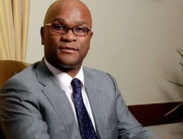 وفاة سفير جنوب إفريقيا أثر سقوطه من الدور 22 بأحد الفنادق