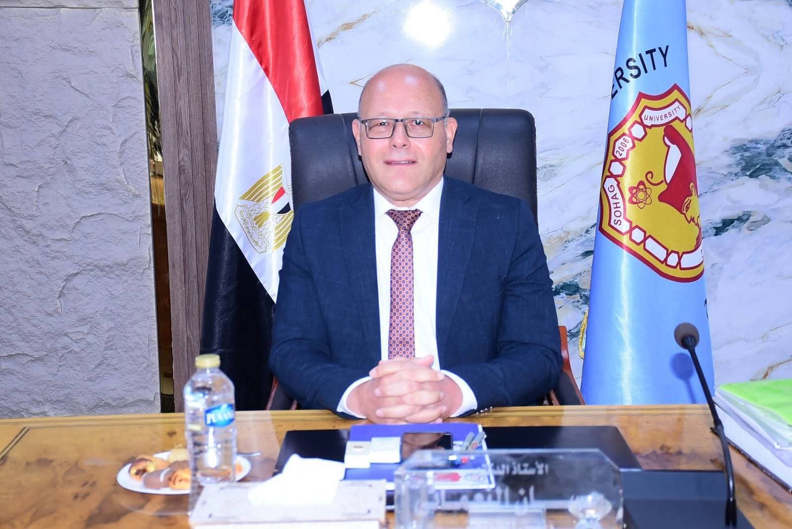 جامعة سوهاج تحصد المركز الثالث في معركة التحدي ضد الأمية   