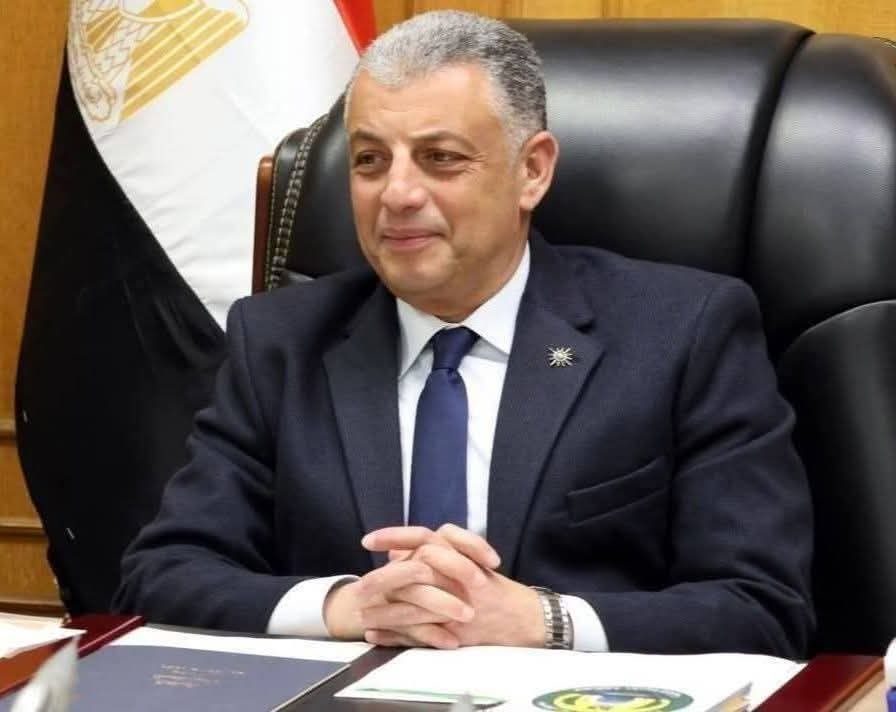 محافظ الإسماعيلية يهنئ حجاج الجمعيات الأهلية بالمحافظة العائدون من الأراضي المقدسة
