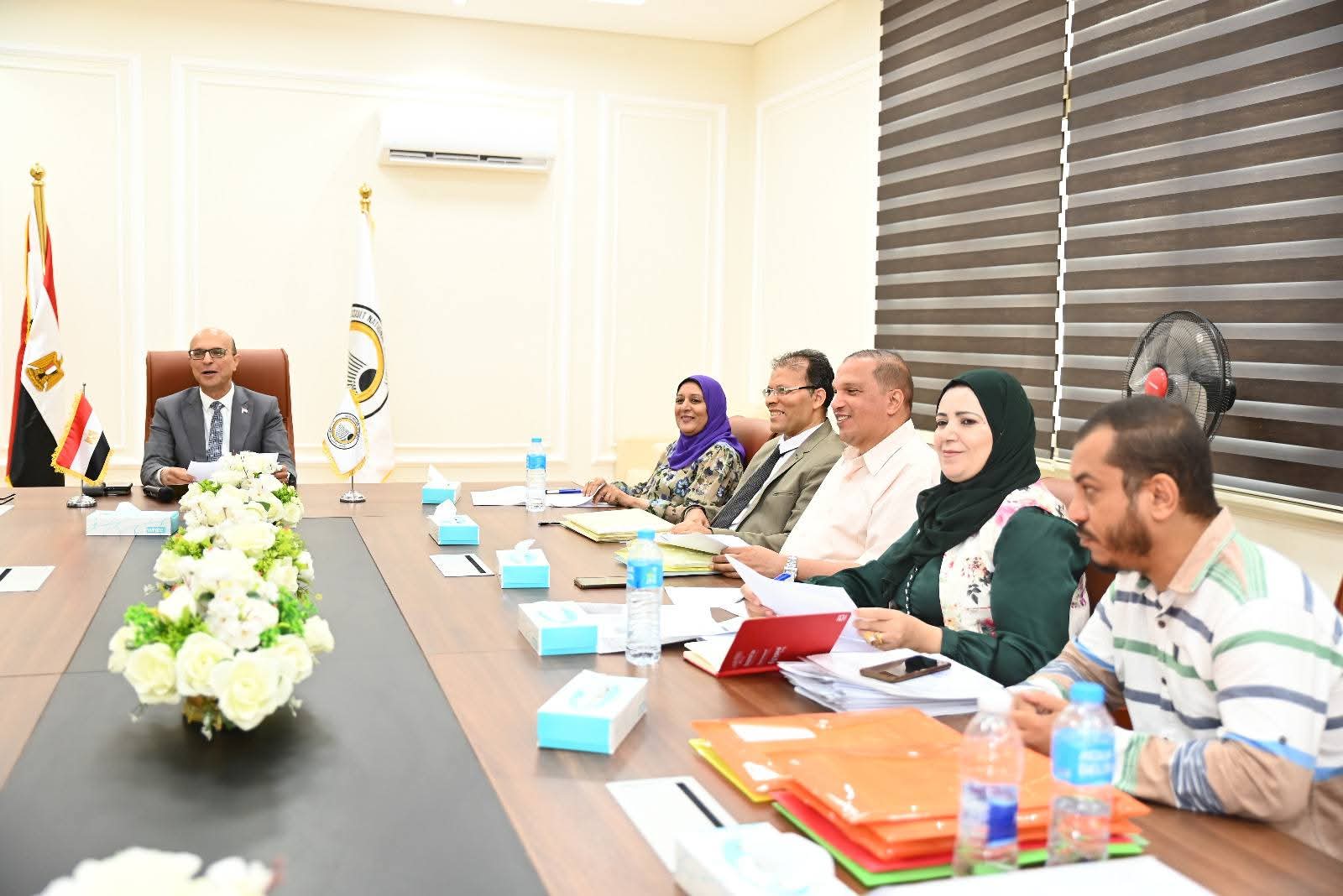 الدكتور المنشاوي يترأس اجتماع لجنة فحص تحويلات الطلاب إلى جامعة أسيوط الأهلية للعام الجامعي 2025/2026