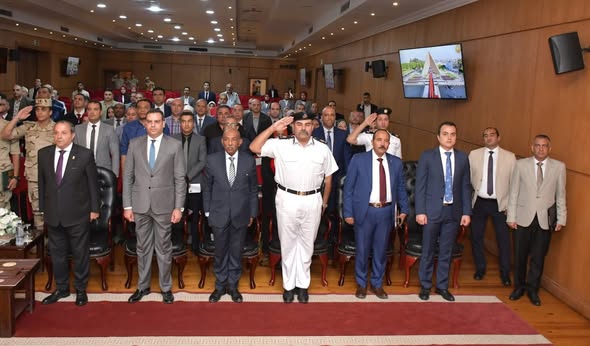 محافظ بورسعيد وقائد قوات الدفاع الشعبي والعسكري يشهدان بدء انطلاق التدريب العملي المشترك لمجابهة الأزمات والكوارث 