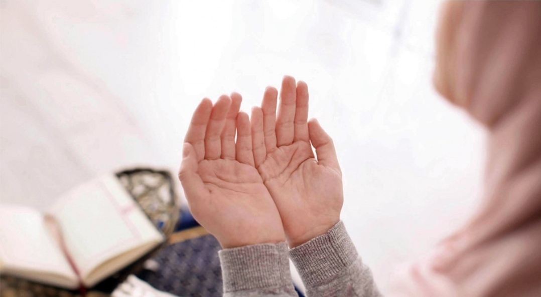 دعاء قبل النوم يغفر الذنوب.. اعرف ما يستحب قوله