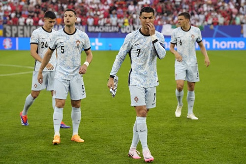مواعيد مباريات اليوم الخميس والقنوات الناقلة