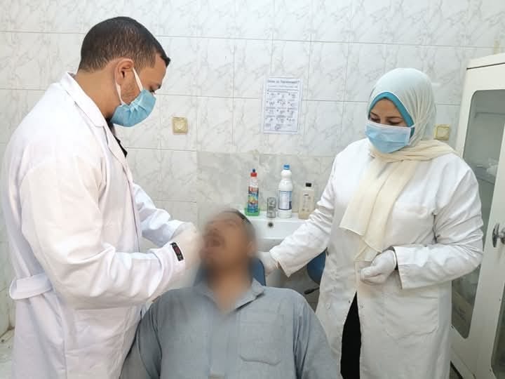 محافظ المنيا: تقديم أكثر من 7 آلاف خدمة صحية عبر 6 قوافل طبية مجانية خلال مايو الماضى