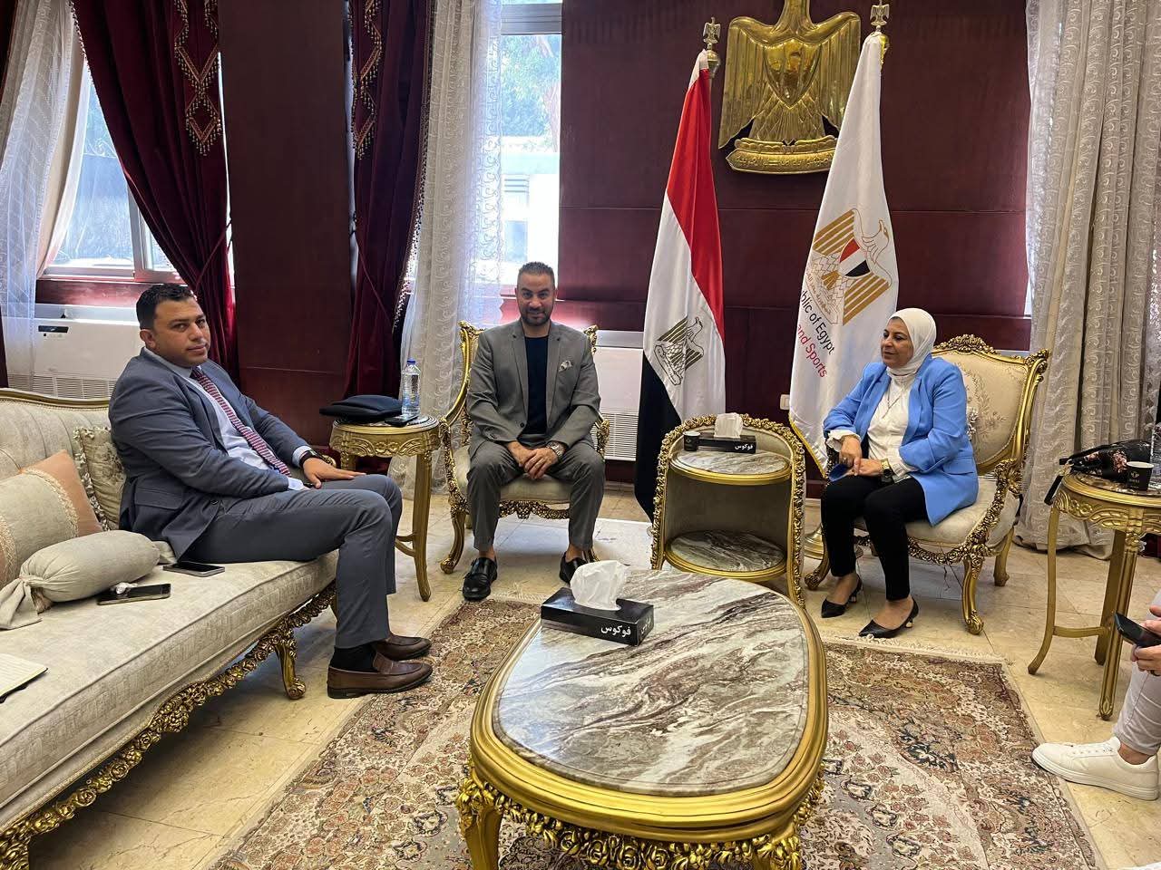 وزارة الشباب والرياضة تبحث أوجه التعاون مع شركة F&B Pillars Franchise Consulting في مجالات الرعاية وتمكين الشباب