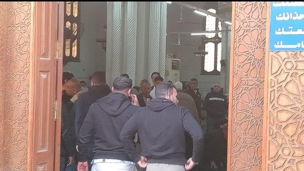 بدء مراسم  صلاة جنازة والدة الفنان باسم سمرة بمسجد الصباح