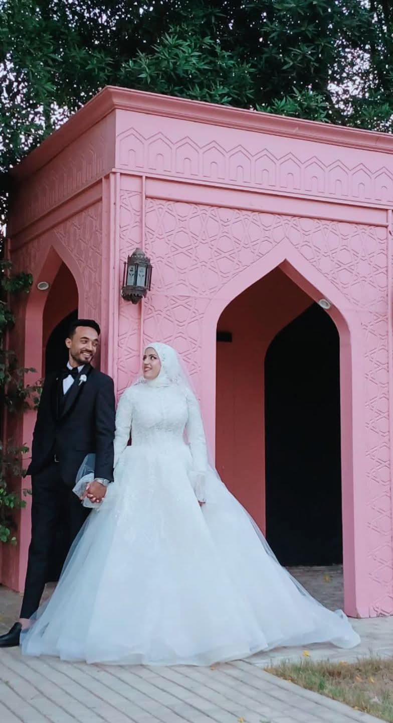الخبر الفورى يهنئ الأستاذة آية محمد بالزفاف السعيد