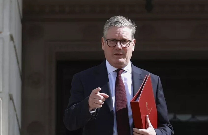 ستارمر: سياسات فاراج العنصرية ستمزق المملكة المتحدة