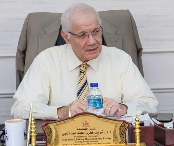 الجامعة المصرية الروسية تكرم الأمهات المثاليات والطلاب المتميزين.. بالأسماء
