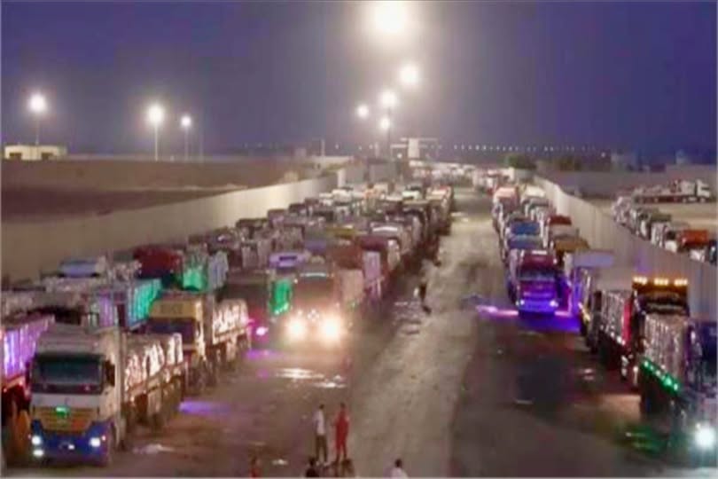 قافلة زاد العزة القافلة 47 من مصر إلى غزة تؤكد الدور الحيوي للقاهرة في دعم الفلسطينيين