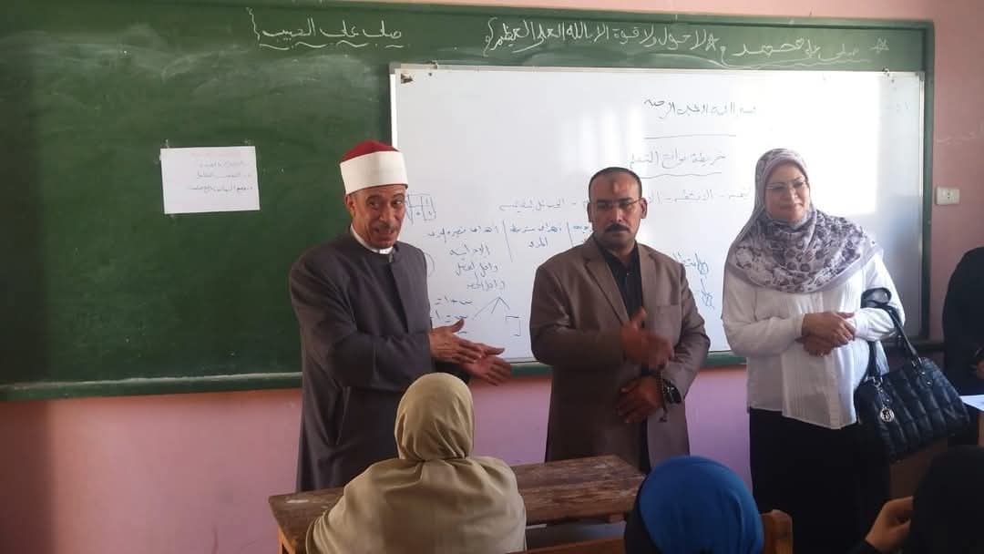 ورش تحليل المناهج الدراسية بالإدارات التعليمية الأزهرية بسوهاج تنطلق برعاية رئيس المنطقة