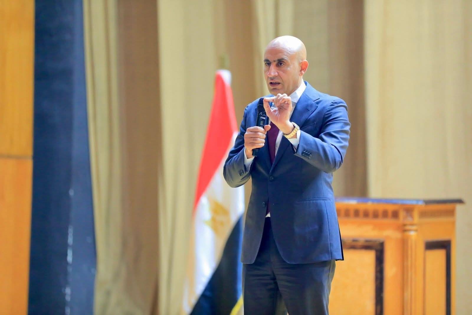 وزير التربية والتعليم يعقد سلسلة لقاءات مع أكثر من ٤ آلاف من مديري المدارس  على مستوى الجمهورية 