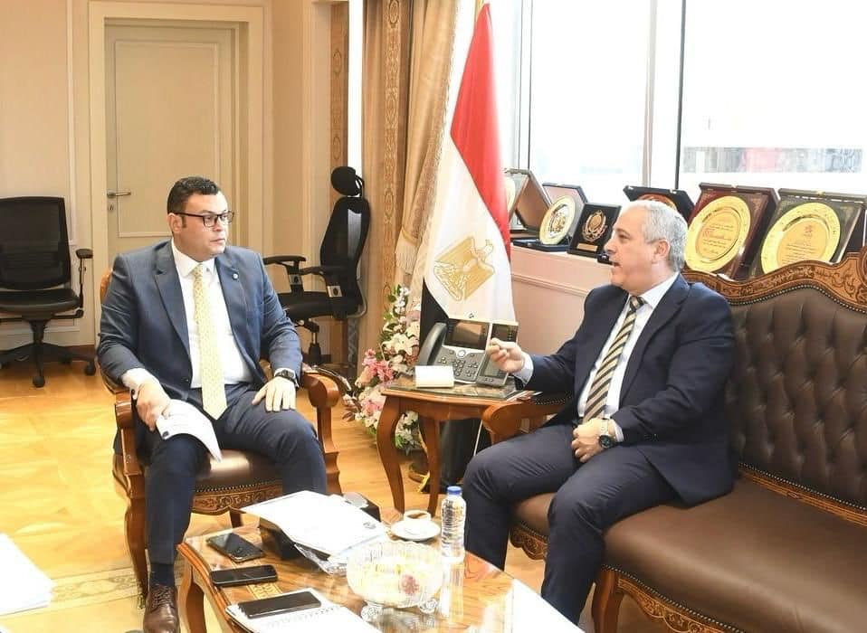 وزير الإسكان يلتقي رئيس الهيئة الوطنية للصحافة