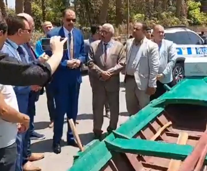 محافظ سوهاج يسلم 60مركبا جديدا للصيادين بأخميم