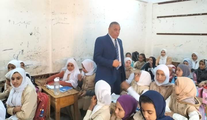 مدير تعليم المنشاة سوهاج  يوّجه بدعم المتعثرين في القراءة والكتابة من التلاميذ بكافة مدارس الإدارة 