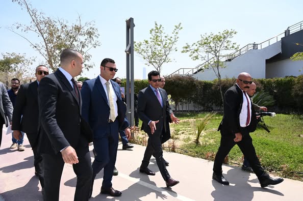 وزيرا الشباب والرياضة والإسكان يتفقدان منشآت 