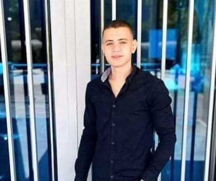 محمود عزت يهنئ ” الحاج عبد العزير حامد عبد المحسن حمد نصر لقبول نجله  زياد عبد العزيز  بالكلية الجوية