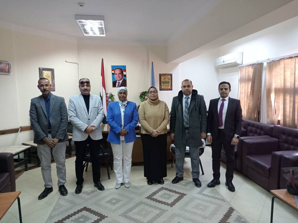 لجنة وزارية مشكلة لإختيار العناصر المتميزة  من المرشحين للعمل كرؤساء لجان ومراقبين أوائل بإمتحانات الثانوية العامة 