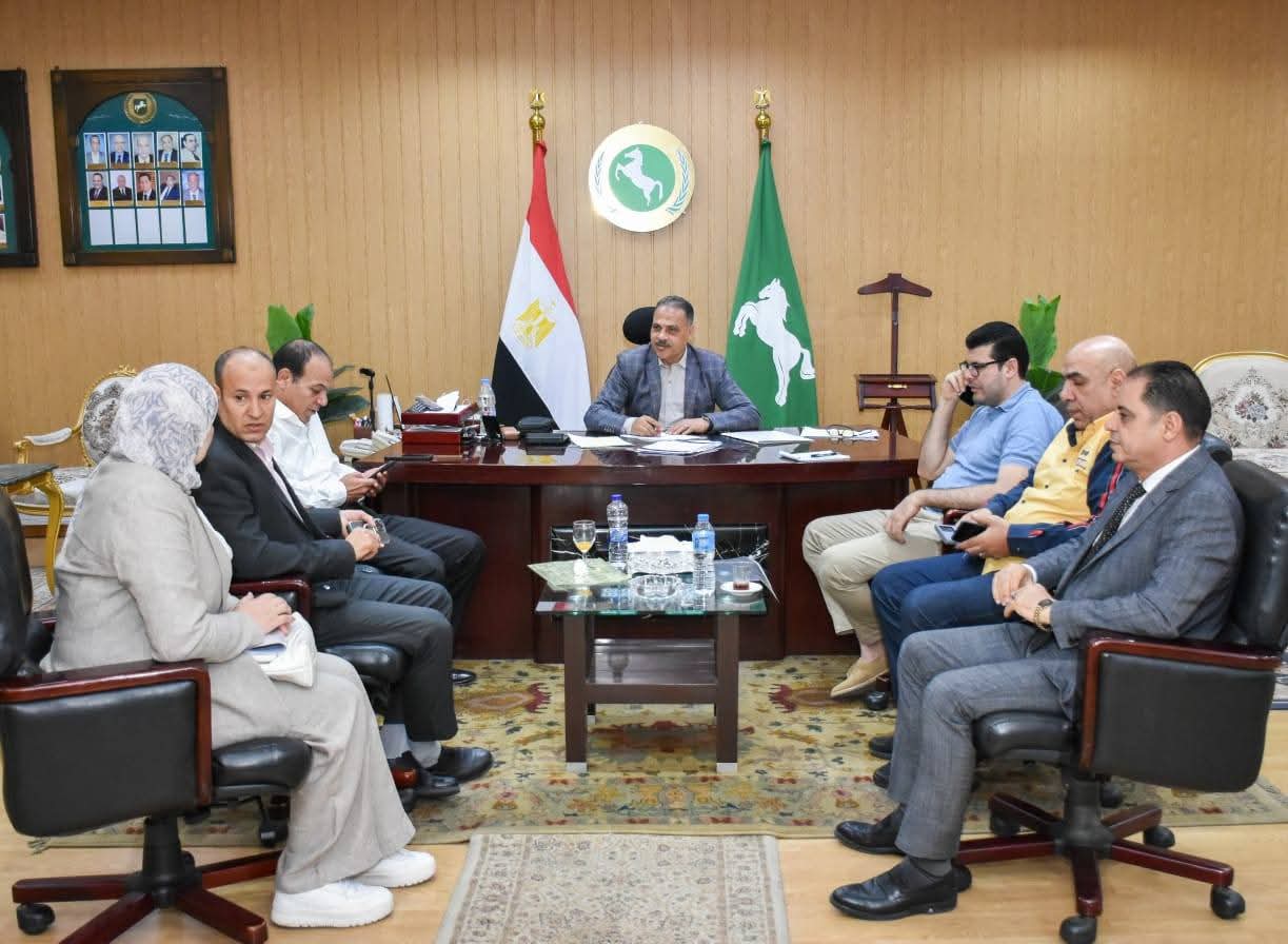 محافظ الشرقية يلتقى نواب الشعب لانهاء مشكلات دوائرهم  