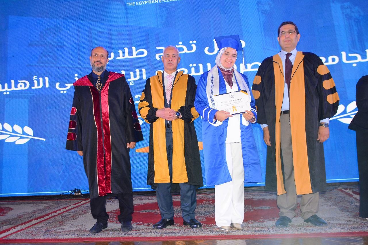جامعة أسيوط تحتفل بتخريج الدفعة الحادية عشرة 2024/2025 من طلاب الجامعة المصرية للتعلم الإلكتروني الأهلية