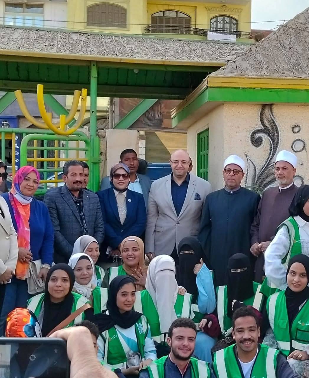 محافظ بني سويف يناقش التقرير السنوي لجهود وأنشطة الإدارة المركزية لمنطقة بني سويف الأزهرية