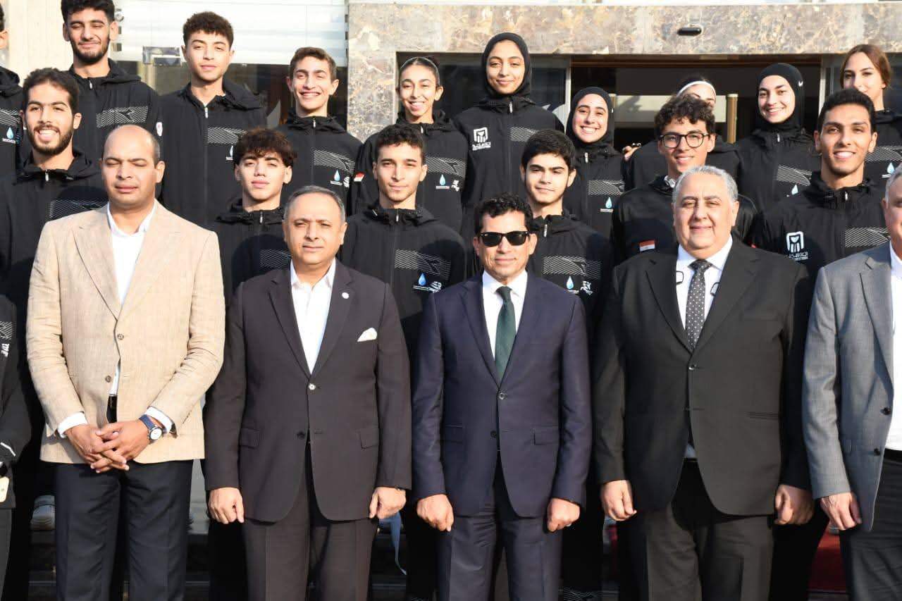 وزير الرياضة يلتقي بلاعبي المنتخب الوطني