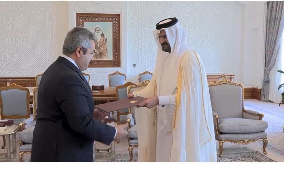 سفير مصر في الدوحة يقدم أوراق اعتماده إلى نائب أمير قطر