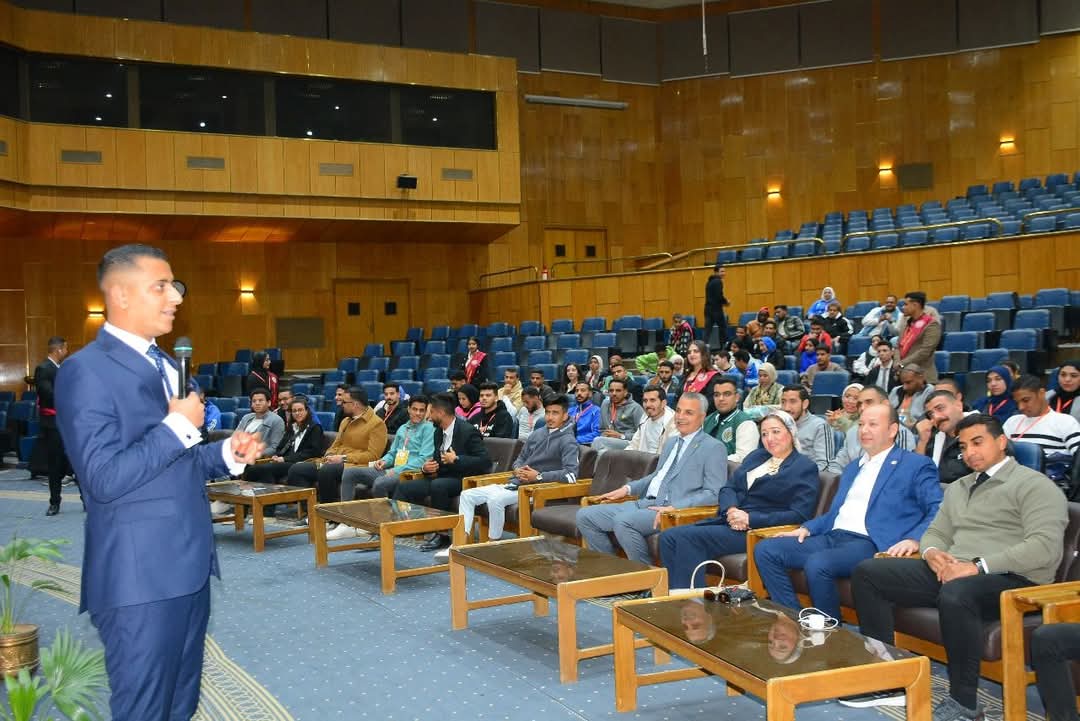 ملتقى قادة اتحادات طلاب الجامعات بجامعة أسيوط ينظم محاضرة بعنوان 