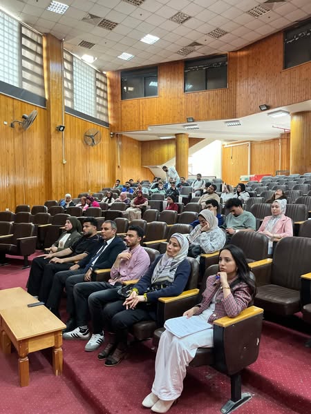 جامعة قناة السويس تنظم حلقة نقاش حول الاستراتيجية العلمية لكلياتها