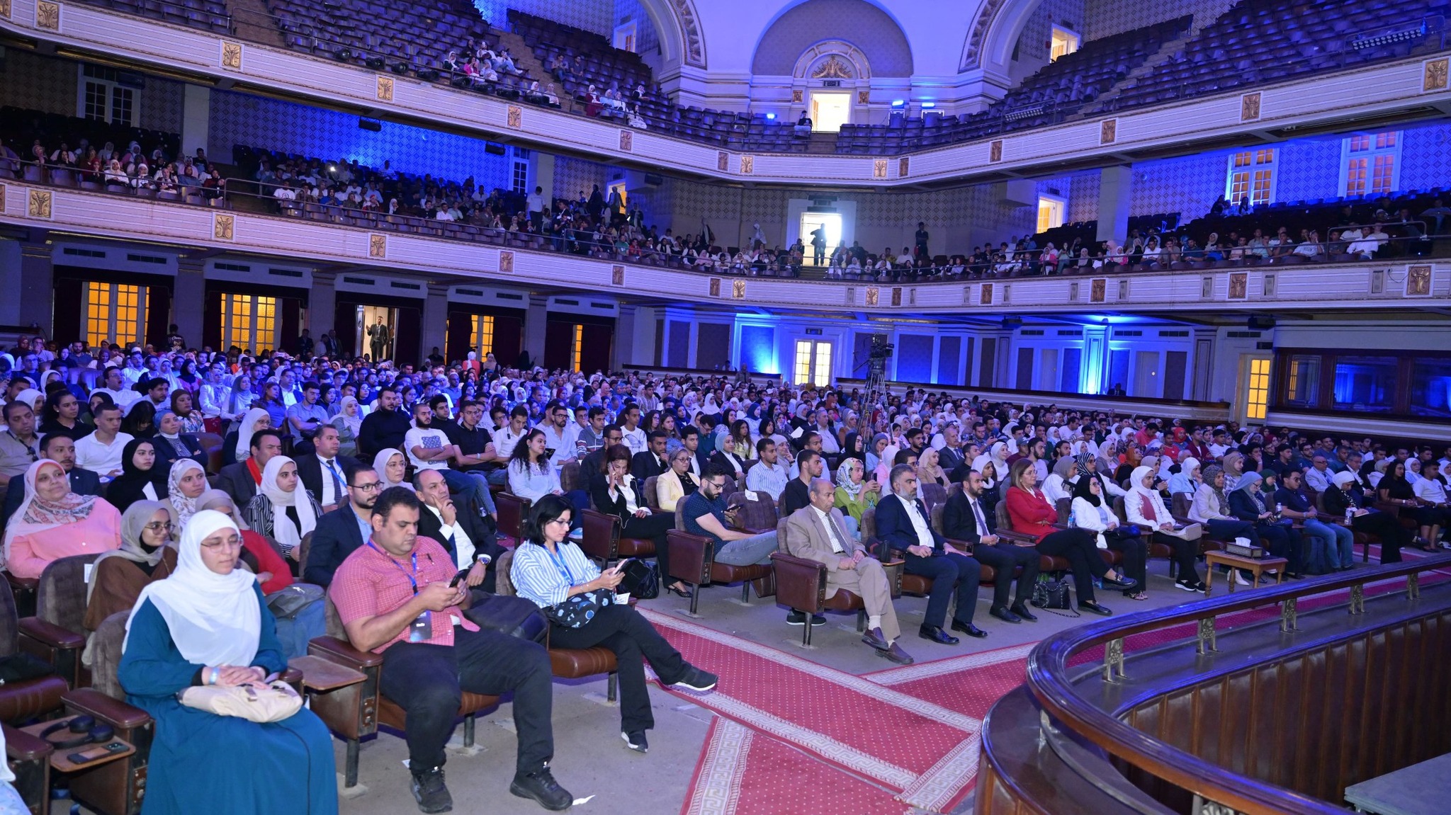 جلسة حوارية حول ريادة الأعمال المدعومة بالذكاء الاصطناعي بمشاركة رواد الأعمال