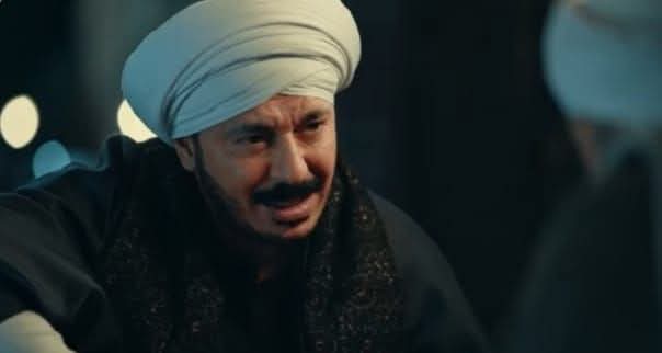 مصطفى شعبان يحتفل بفركش مونتاج آخر حلقات «حكيم باشا» بصحبه صناعه