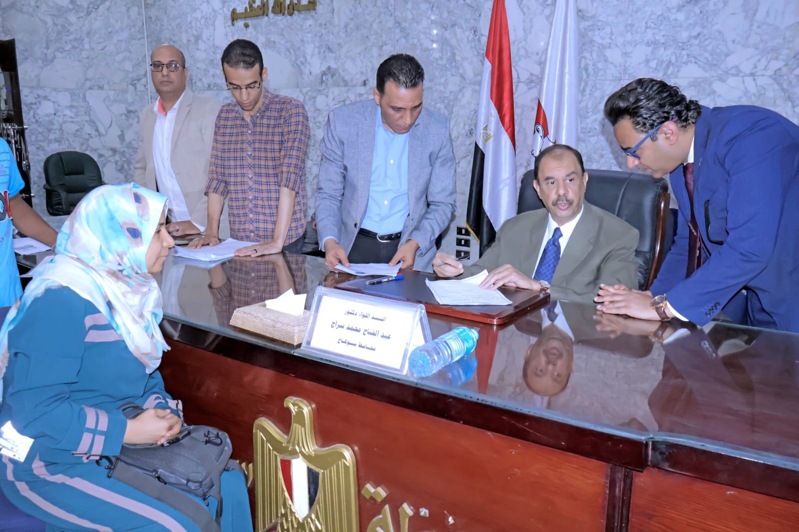 محافظ سوهاج يعقد اللقاء الجماهيري الأسبوعي للاستماع إلى شكاوى وطلبات المواطنين