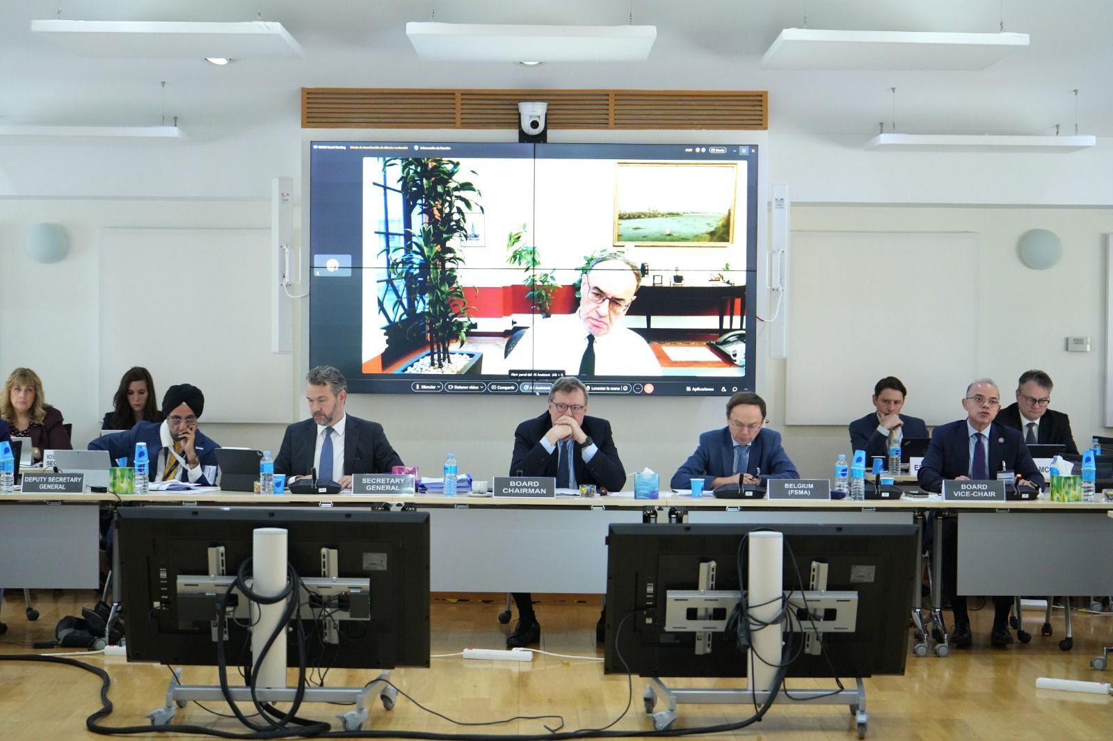 رئيس الرقابة المالية يشارك في اجتماع مجلس إدارة (IOSCO) مع رئيس مجلس الاستقرار المالي (FSB)