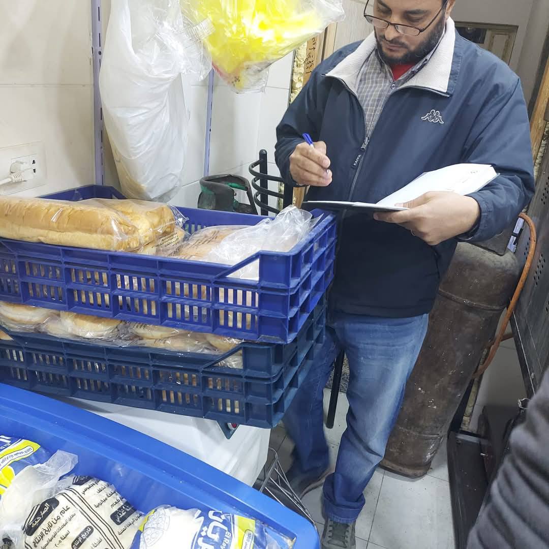 54محضراً والتحفظ على مواد غذائية  و لحوم منتهية الصلاحية ببني سويف 