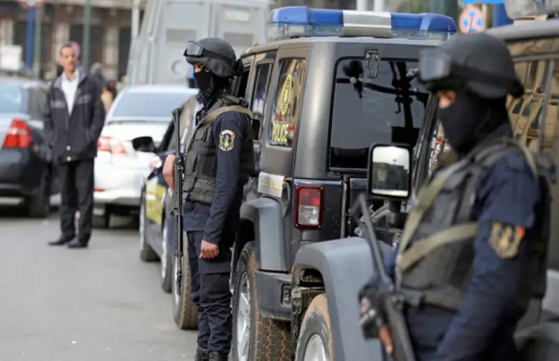 القبض على متهمين بسرقة سيارة في العياط