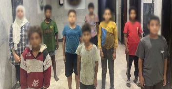 ضبط 11 شخصًا لقيامهم باستغلال 18 حدثًا فى أعمال التسول واستجداء المارة بالقاهرة والجيزة