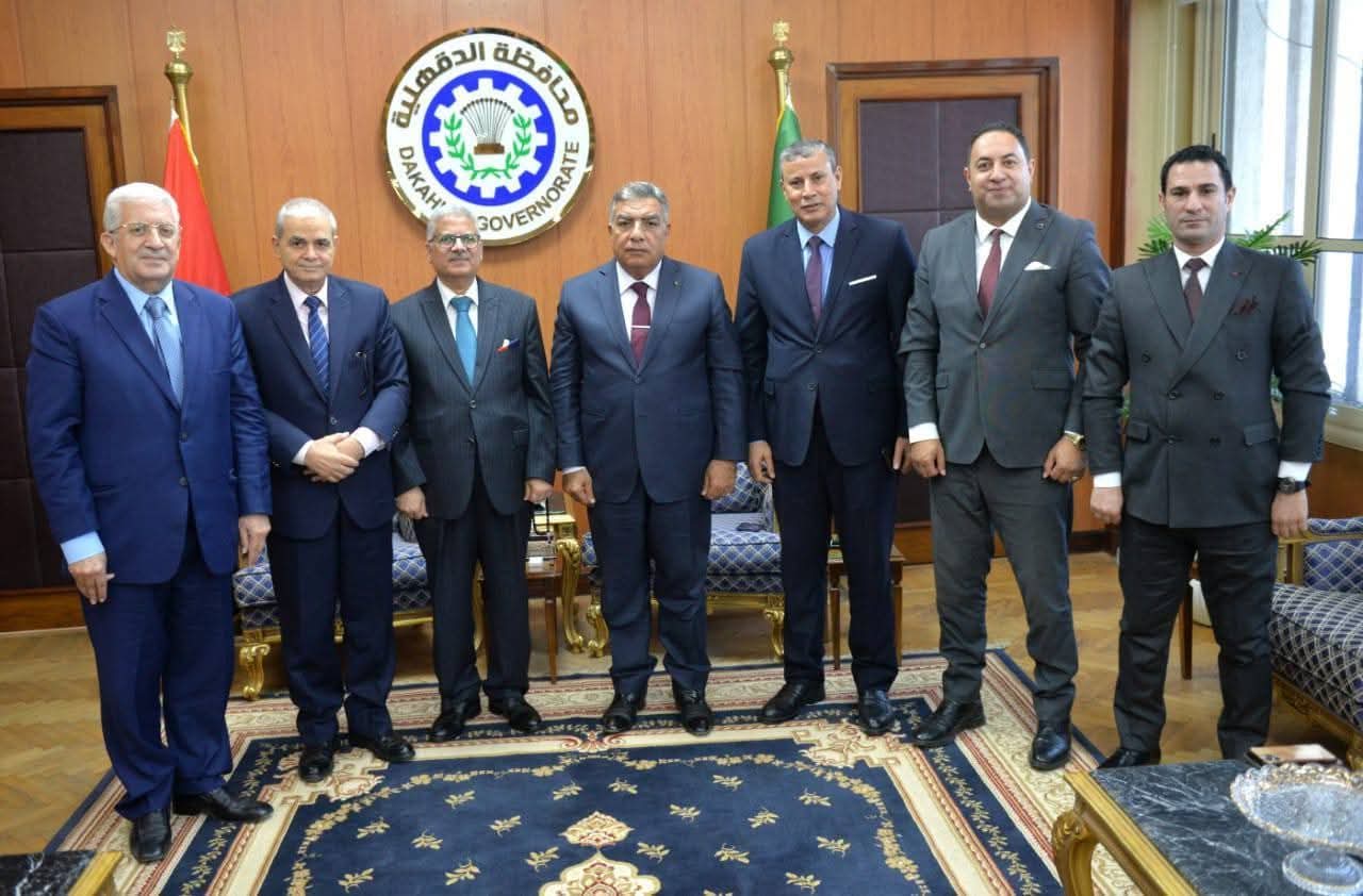 محافظ الدقهلية يستقبل وفد هيئة قضايا الدولة بالمنصورة لمناقشة عدد من الملفات القضائية.   