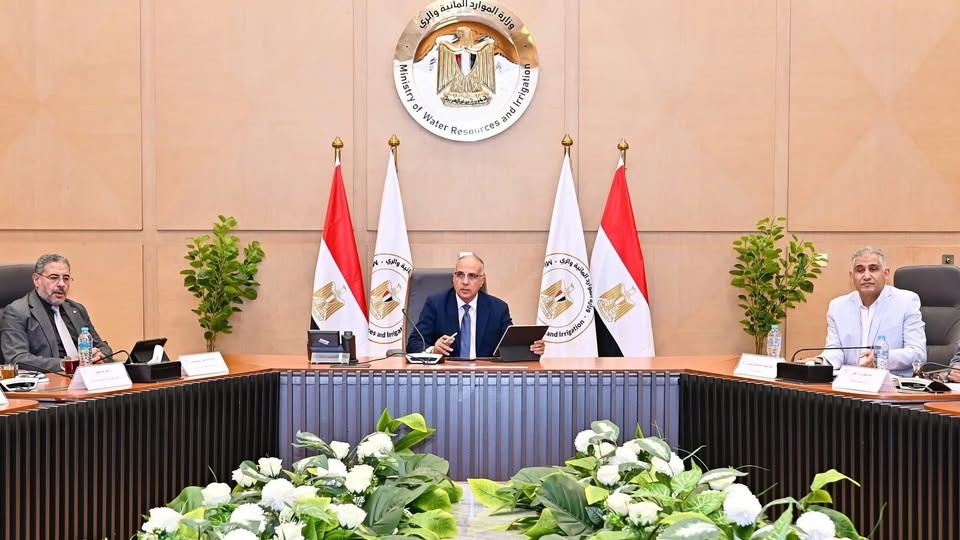 اللجنة الدائمة العليا للسياسات بالوزارة تبحث تطوير إدارة الموارد المائية